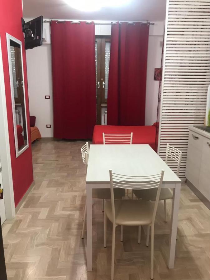 Da Gianni E Bea Hotel Foligno Eksteriør billede