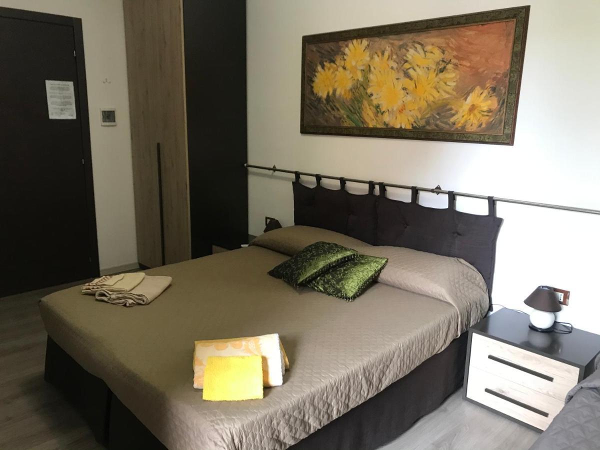 Da Gianni E Bea Hotel Foligno Eksteriør billede