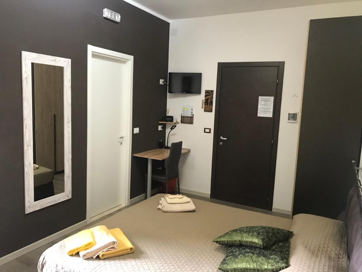 Da Gianni E Bea Hotel Foligno Eksteriør billede